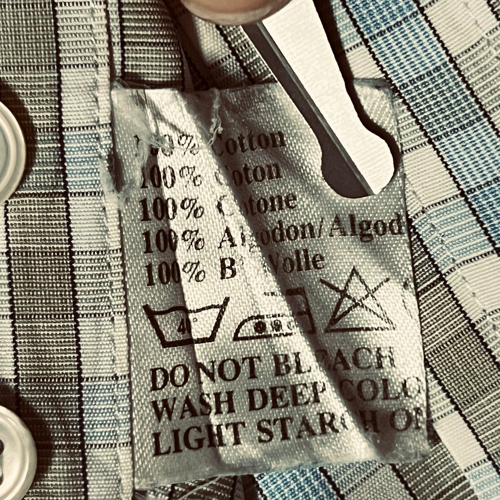 Hilditch & Key Men's 16.5x35 Checked Cotton Long Sleeve Button Down Dress Shirt — image 6 of 6